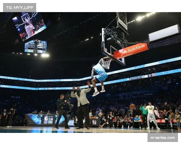 侧记：巴黎赛前，球场外设立VR体验区展示NBA历史与国际球星